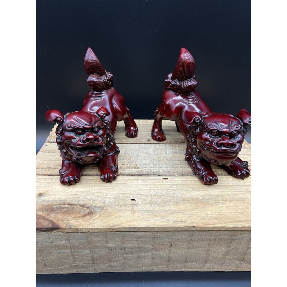 Pair Of VTG Deep Red Resin Glossy Finish Shisa Ishiganto Foo Lion Dog Statues